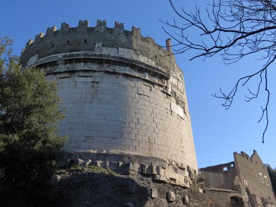 Grabmal der Caecilia Metella